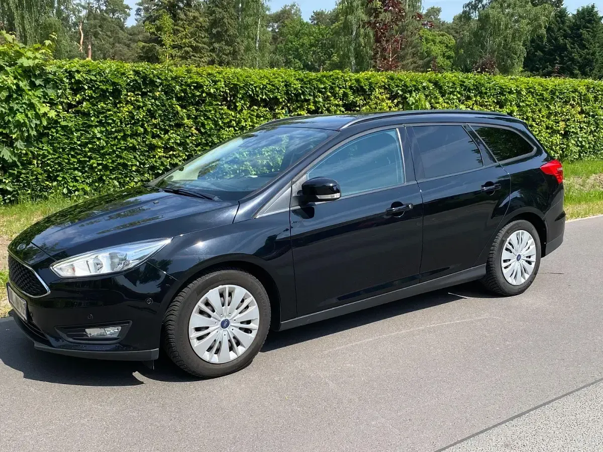 Gebraucht Ford Focus Business Edition 120 PS (88 kW) 2016 Schwarz Kombi