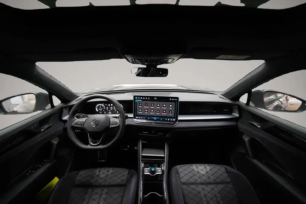 Neu VW Tayron R-line 193 PS (141 kW) 2026 Manufacturer SUV