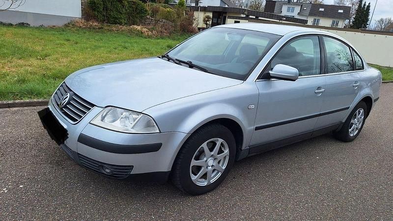 Gebraucht VW Passat Highline 131 PS (96 kW) 2003 Silber Limousine