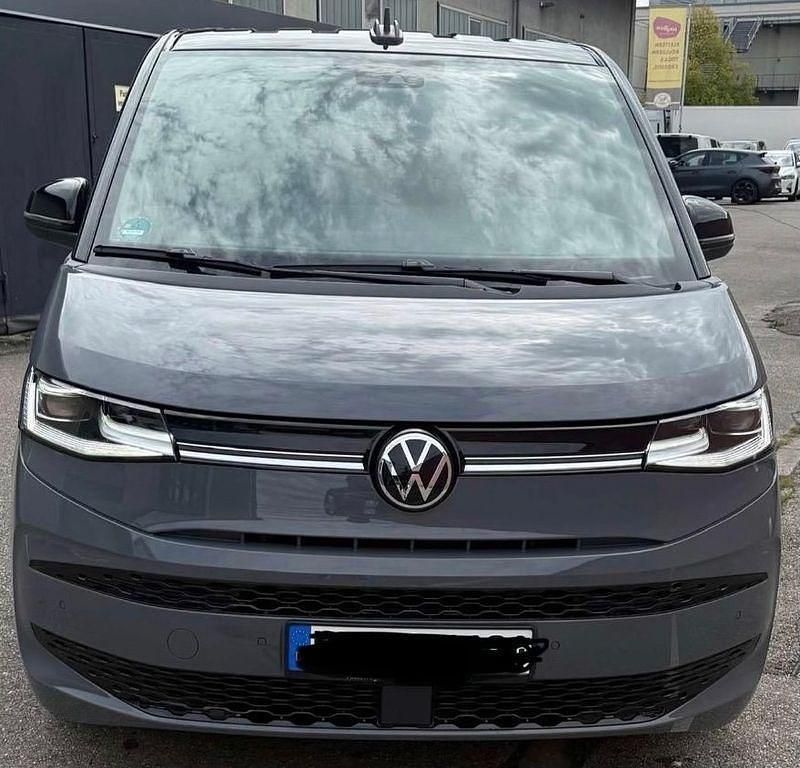 Gebraucht VW Multivan Edition 136 PS (100 kW) 2023 Grau Van
