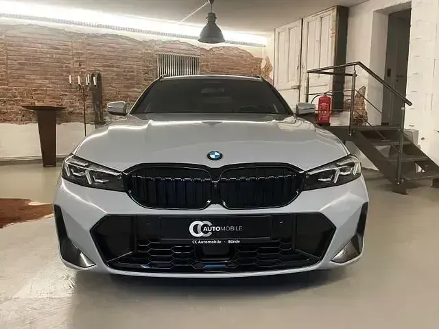 Gebraucht BMW 320 M Sport 190 PS (139 kW) 2024 Grau Limousine