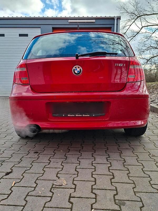 Gebraucht BMW 116 122 PS (89 kW) 2009 Rot Kleinwagen