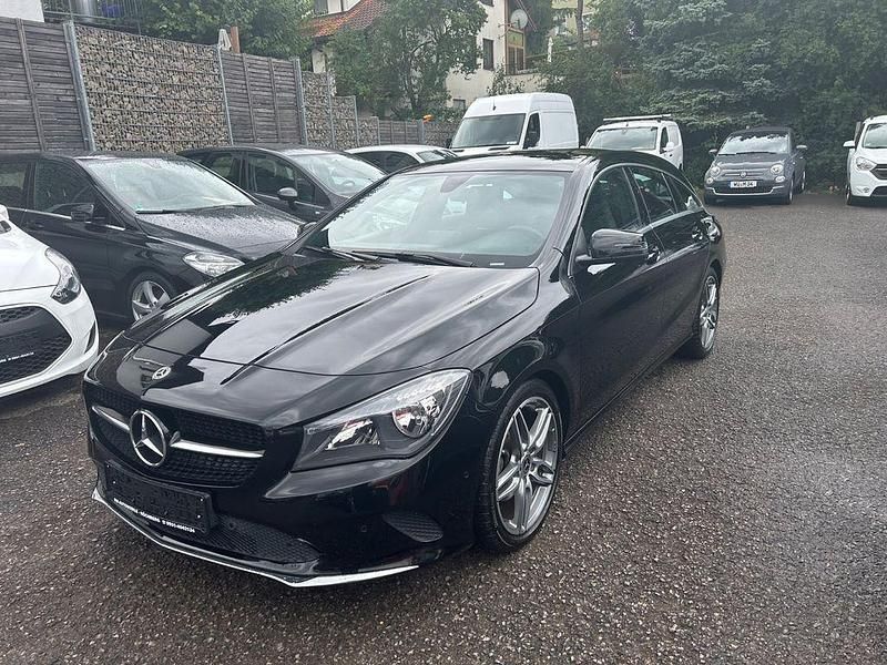 Schwarz Gebraucht 2017 Mercedes CLA220 Shooting Brake Kombi | 18.200 € (Fairer Preis) - Bild 1/4