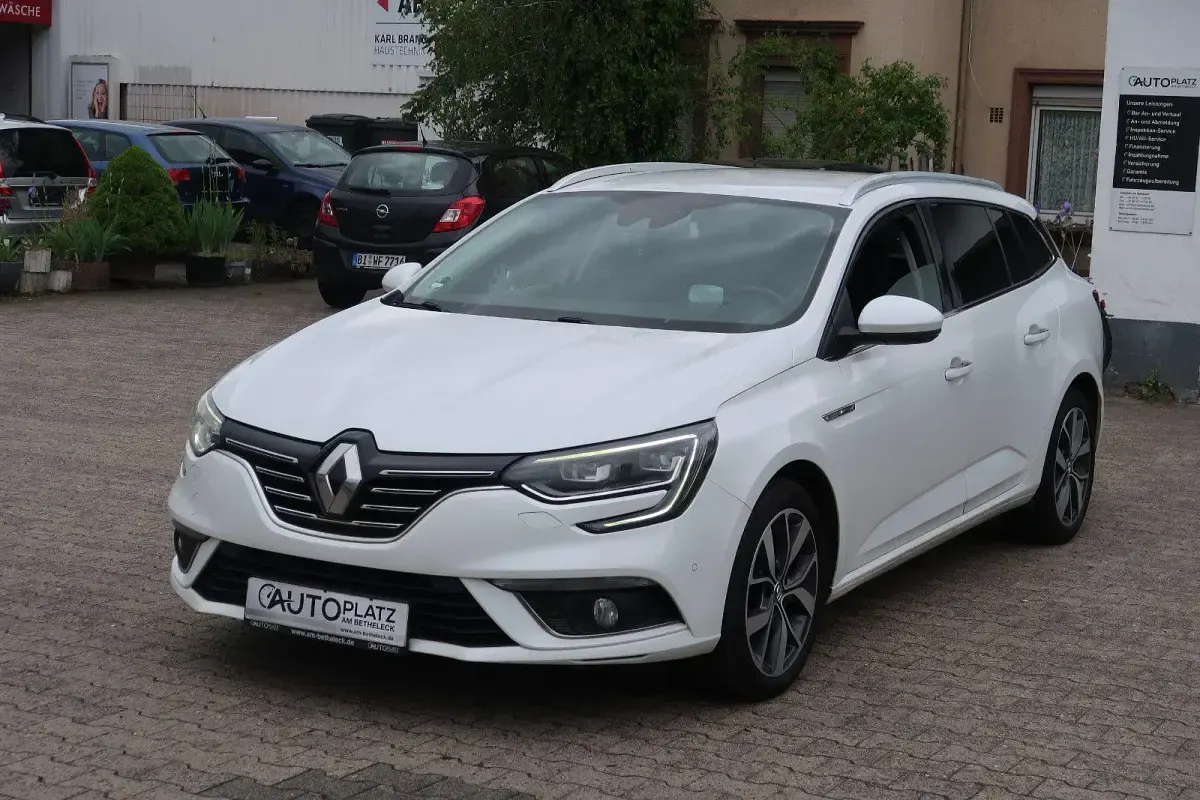 Gebraucht Renault Mégane GrandTour Bose Edition 132 PS (97 kW) 2016 Weiß Kombi