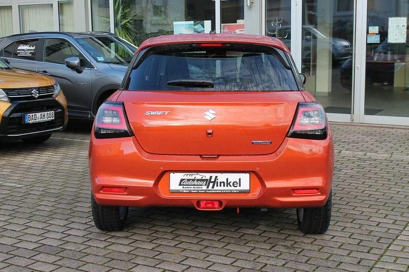 Neu Suzuki Swift Comfort 83 PS (61 kW) 2025 Orange Limousine