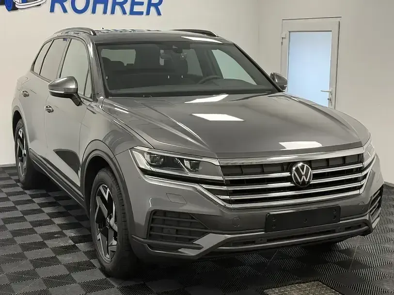 Neu VW Touareg 286 PS (210 kW) 2025 Grau SUV