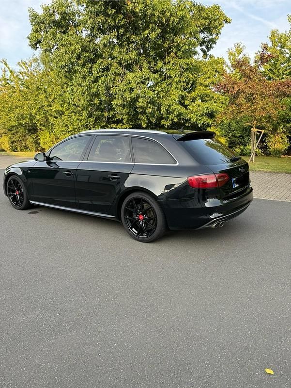 Schwarz Gebraucht 2014 Audi A4 S-Line Kombi | 12.000 € (Fairer Preis) - Bild 1/4