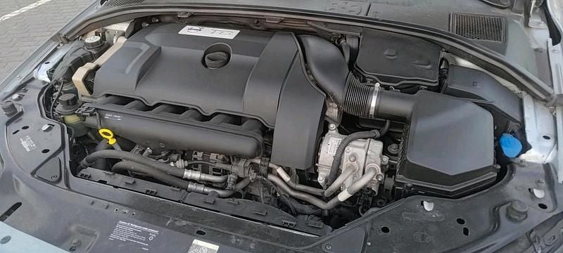 Gebraucht Volvo V70 330 PS (242 kW) 2014 Silber Kombi