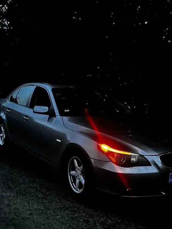 Gebraucht BMW 520 170 PS (125 kW) 2003 Silber Limousine