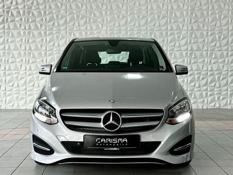 Gebraucht Mercedes B180 122 PS (89 kW) 2016 Silber Van / Kleinbus