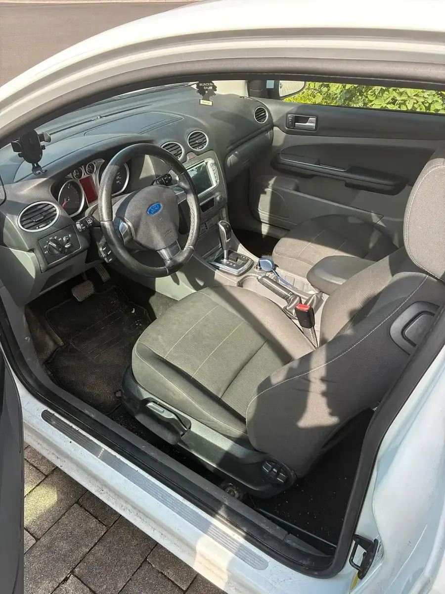 Gebraucht Ford Focus 2009 Weiß Kleinwagen