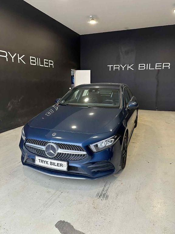 Blau Gebraucht 2021 Mercedes A200 AMG Limousine | 17.000 € (Superpreis) - Bild 1/4