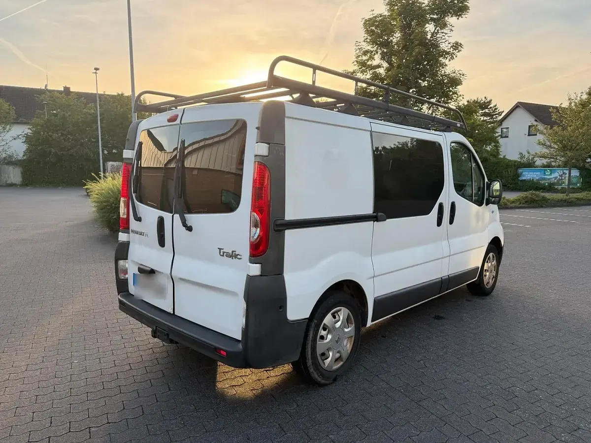 Gebraucht Renault Trafic 90 PS (66 kW) 2012 Weiß Van / Kleinbus