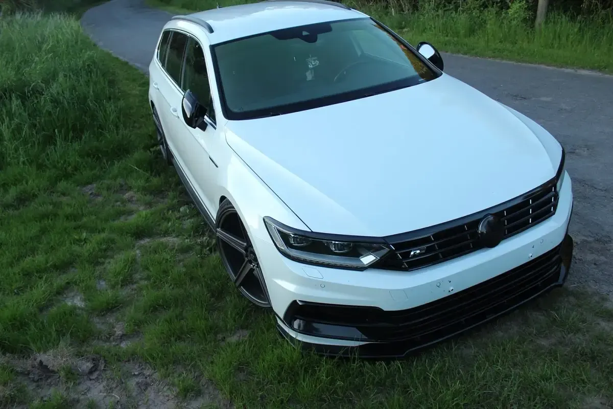 Gebraucht VW Passat 280 PS (205 kW) 2017 Weiß Kleinwagen