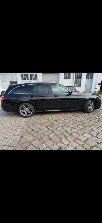 Gebraucht Mercedes E220 AMG line 194 PS (142 kW) 2019 Schwarz SUV
