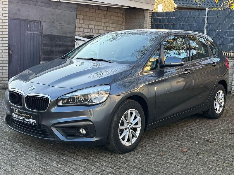 Gebraucht BMW 218 Active Tourer Advantage 150 PS (110 kW) 2017 Mineralgrau Van / Kleinbus