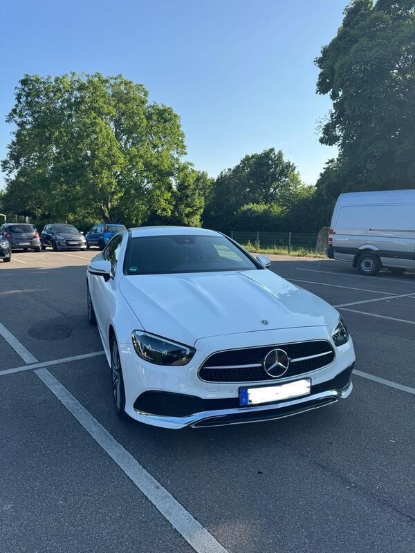 Weiß Gebraucht 2021 Mercedes E200 Coupé | 37.500 € (Fairer Preis) - Bild 1/4