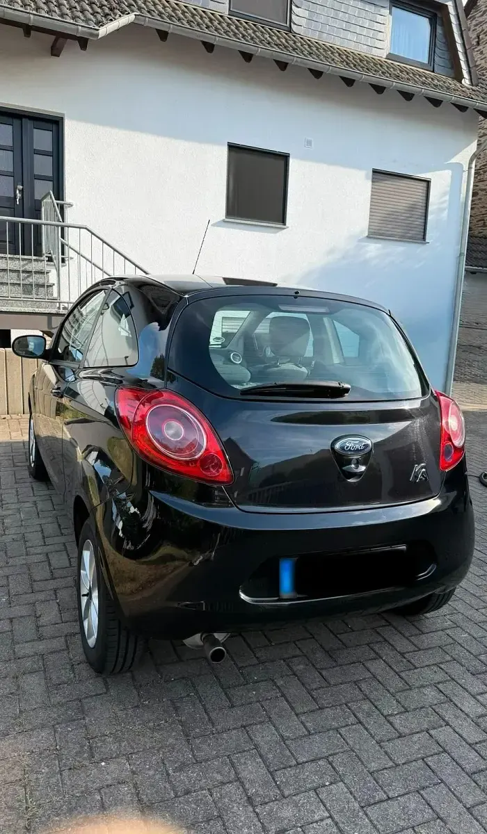 Gebraucht Ford Ka 69 PS (50 kW) 2014 Schwarz Kleinwagen