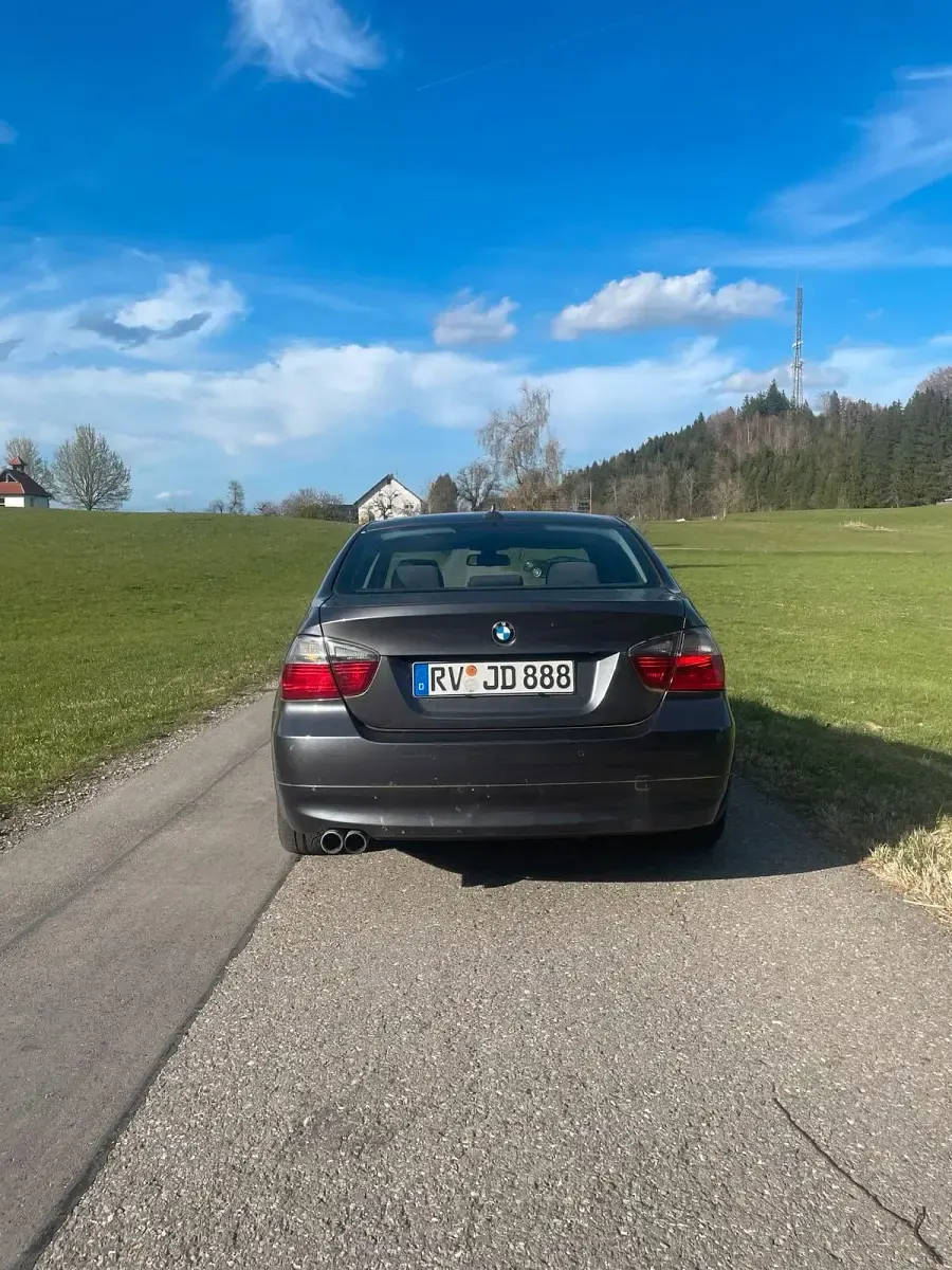 Gebraucht BMW 330 231 PS (169 kW) 2006 Grau Limousine