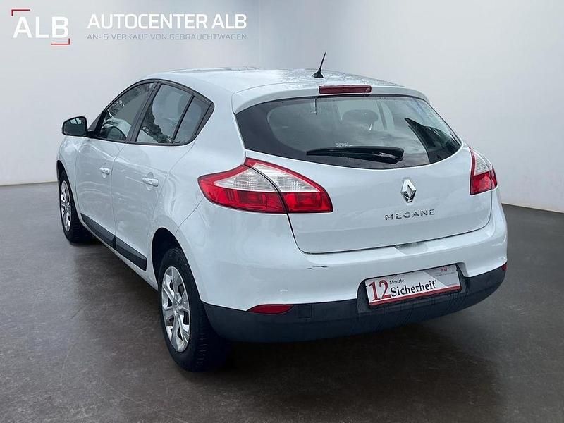 Gebraucht Renault Mégane 101 PS (74 kW) 2011 Weiß Limousine