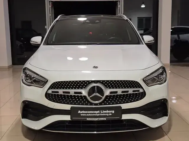 Gebraucht Mercedes GLA250 AMG line 224 PS (164 kW) 2020 Grau SUV