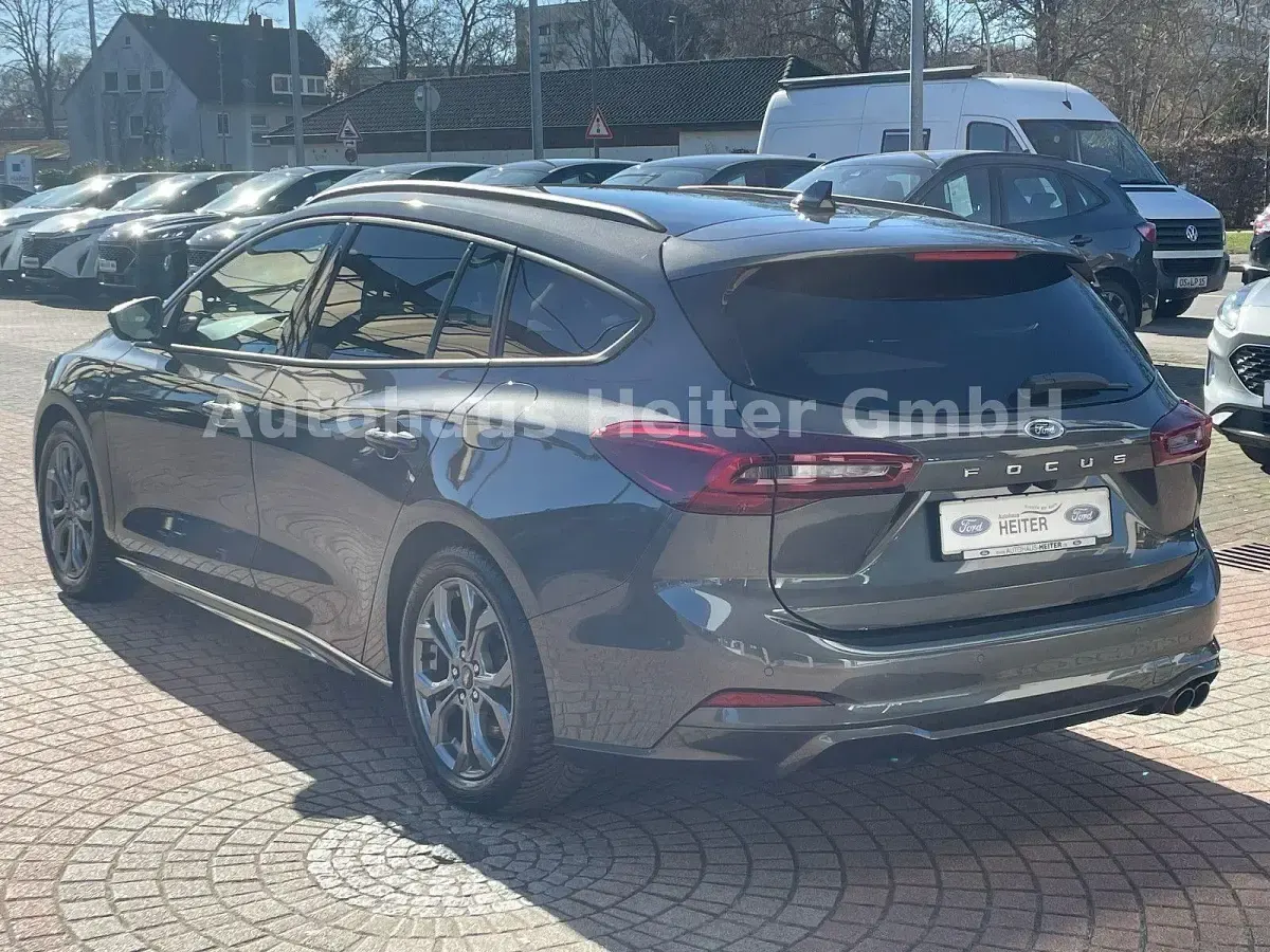 Gebraucht Ford Focus ST-Line X 155 PS (114 kW) 2024 Grau Kombi