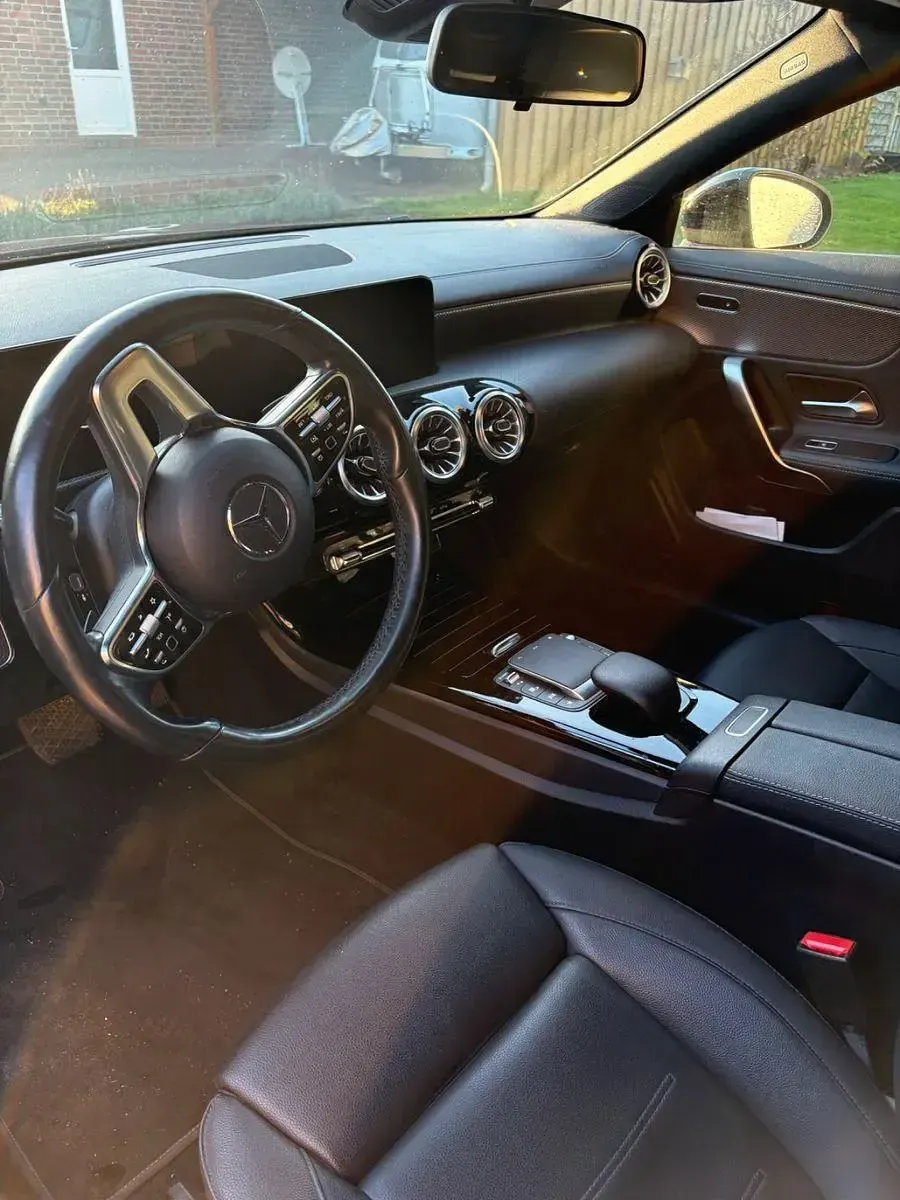 Gebraucht Mercedes CLA200 Shooting Brake 150 PS (110 kW) 2022 Schwarz Kombi