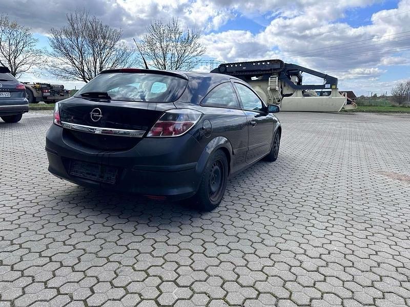 Gebraucht Opel Astra GTC Edition 90 PS (66 kW) 2005 Saphirschwarz mi2 Coupé