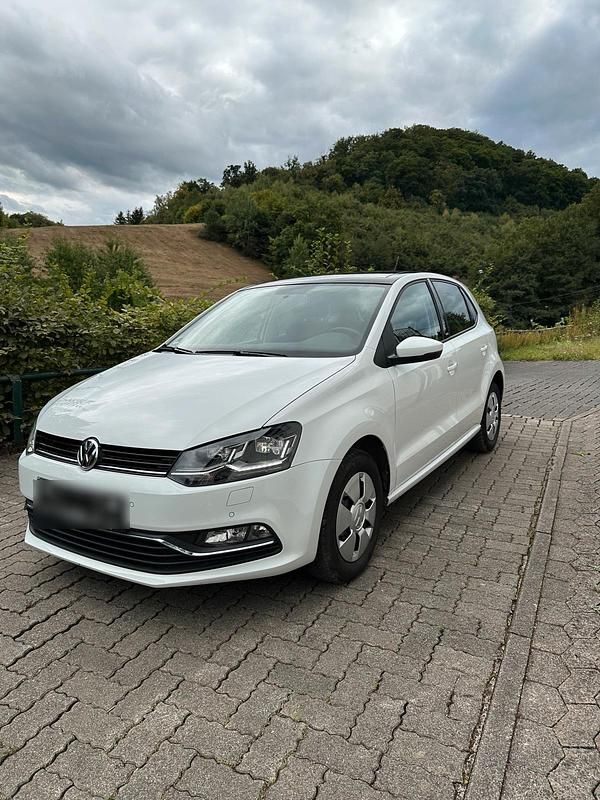 Weiß Gebraucht 2016 VW Polo Kleinwagen | 10.600 € (Fairer Preis) - Bild 1/4