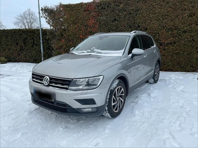Gebraucht VW Tiguan Sound 150 PS (110 kW) 2017 Grau SUV