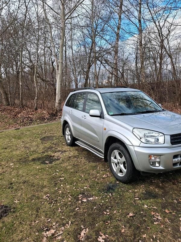 Gebraucht Toyota RAV4 150 PS (110 kW) 2001 Silber SUV