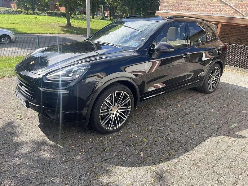 Schwarz Gebraucht 2014 Porsche Cayenne S SUV | 43.000 € - Bild 1/4