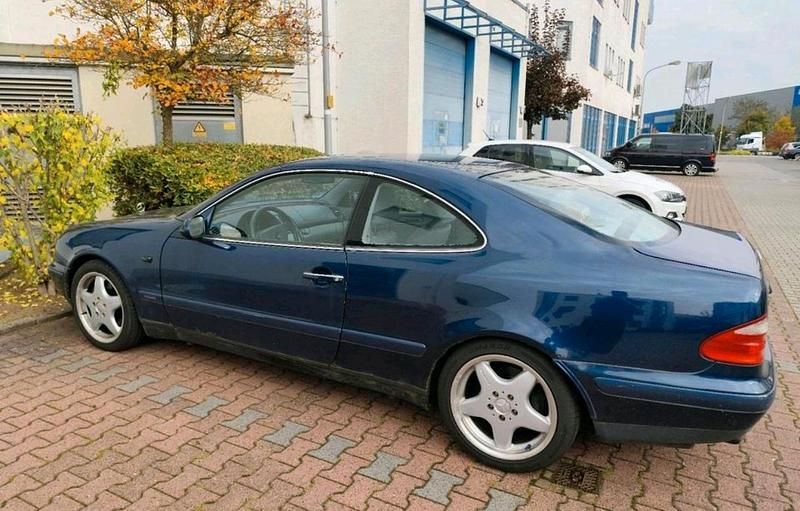 Gebraucht Mercedes CLK320 218 PS (160 kW) 1998 Blau Coupé