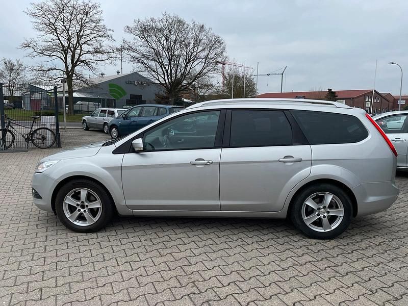 Usata Ford Focus 105 CV (77 kW) 2010 Argento Station wagon