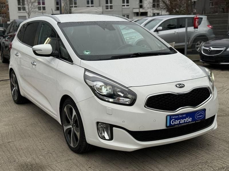 Weiß Gebraucht 2014 Kia Carens Spirit Van / Kleinbus | 8.500 € (Fairer Preis) - Bild 1/4
