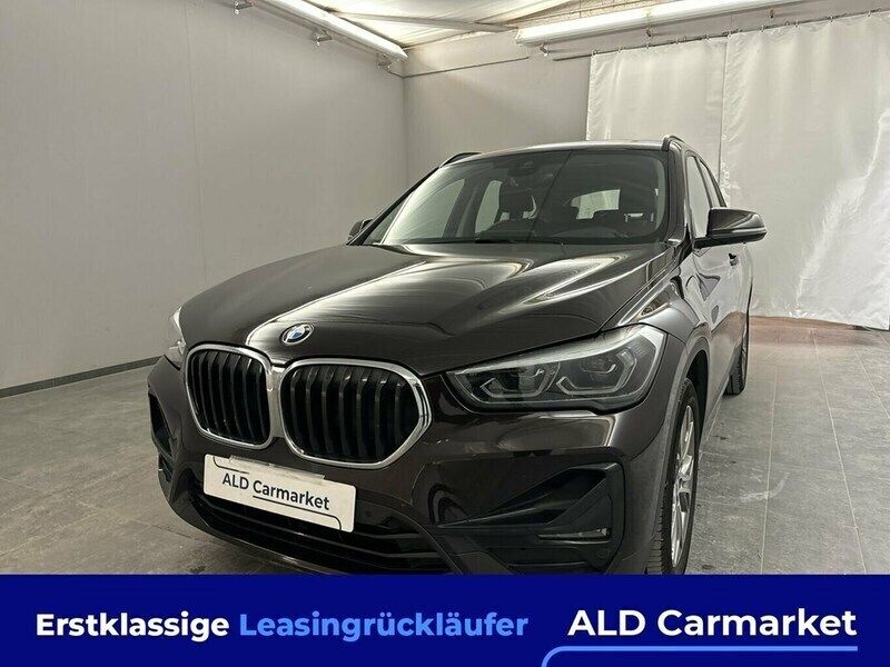 Lackierung: > sparkling brown Gebraucht 2021 BMW X1 Sport Line SUV | 25.980 € (Etwas zu teuer) - Bild 1/4