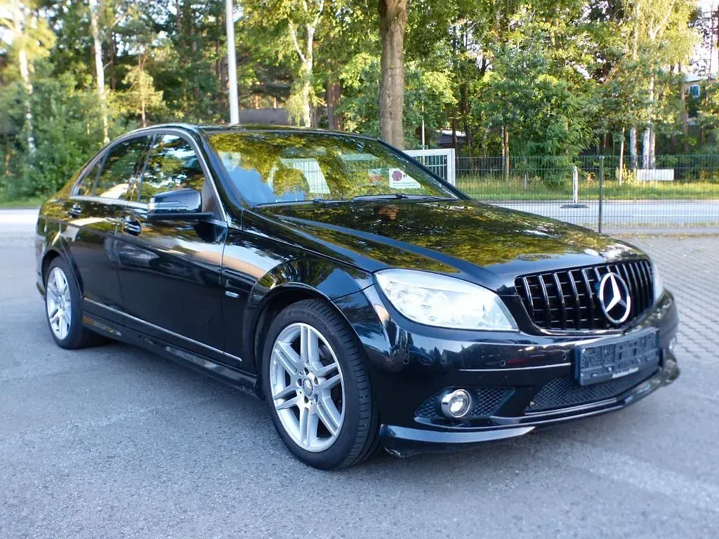 Gebraucht Mercedes C180 AMG line 156 PS (114 kW) 2010 Schwarz Limousine