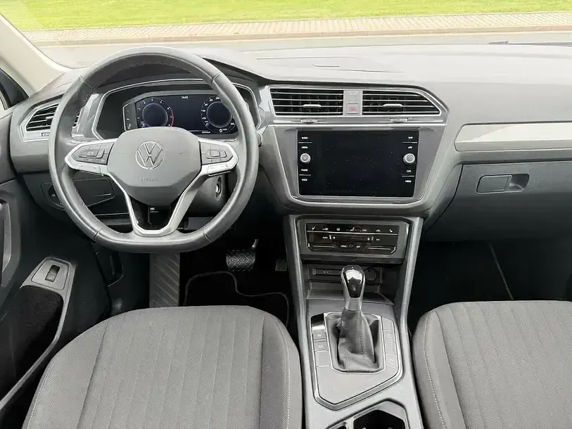 Gebraucht VW Tiguan Life 150 PS (110 kW) 2025 Grau SUV