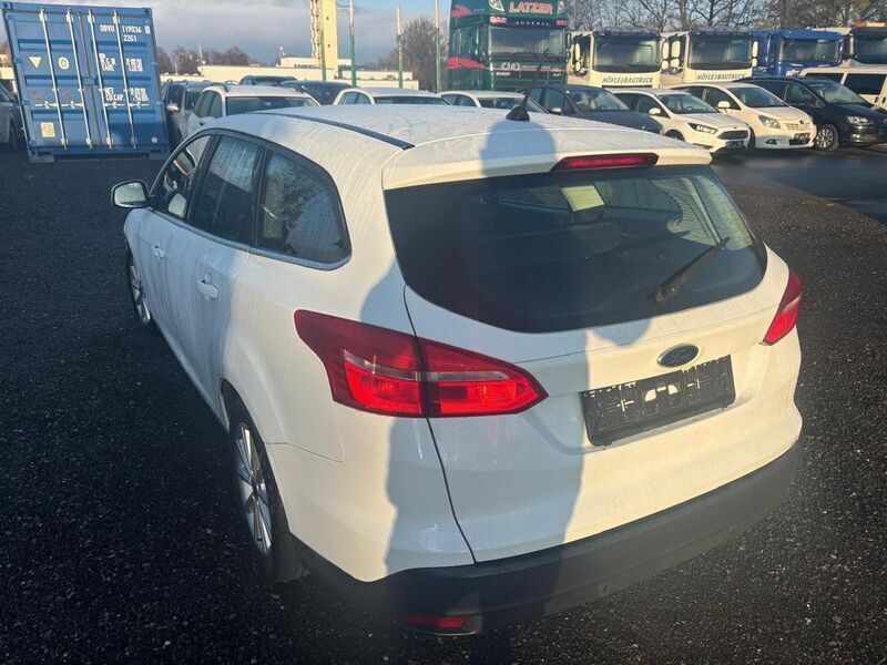 Gebraucht Ford Focus Titanium 120 PS (88 kW) 2017 Weiß Limousine