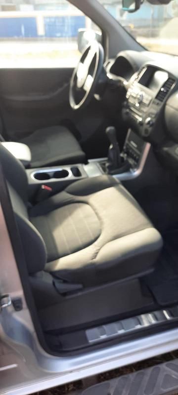 Gebraucht Nissan Navara 190 PS (139 kW) 2011 Silber Pickup