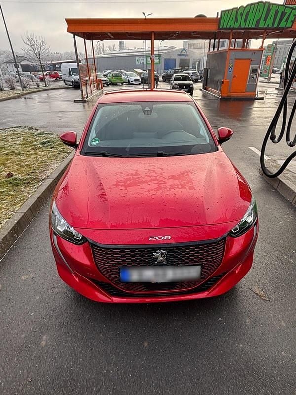 Gebraucht Peugeot e-208 100 kW (136 PS) 2021 Rot Kleinwagen