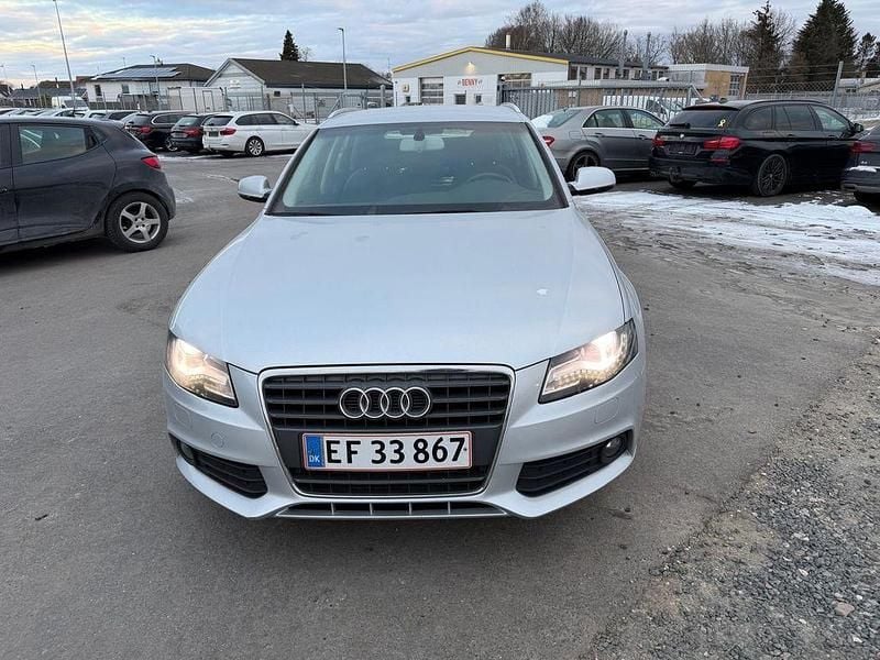 Silber Gebraucht 2010 Audi A4 Attraction Kombi | 4.500 € (Guter Preis) - Bild 1/4