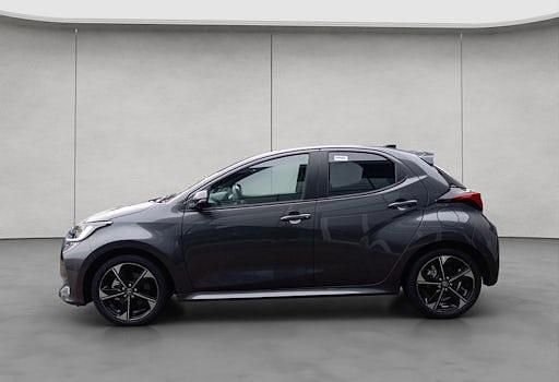 Neu Toyota Yaris Hybrid Style 131 PS (96 kW) 2025 Grau Limousine