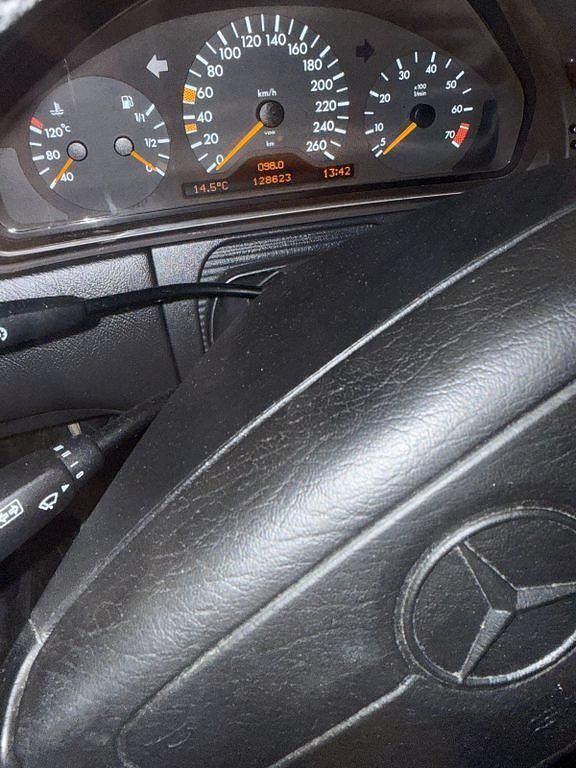 Gebraucht Mercedes E280 Elegance 193 PS (141 kW) 1996 Grau Limousine