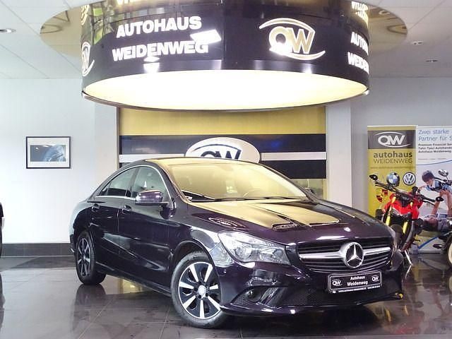 Nordlichtviolett metallic Gebraucht 2013 Mercedes CLA200 Coupé | 15.700 € (Fairer Preis) - Bild 1/4
