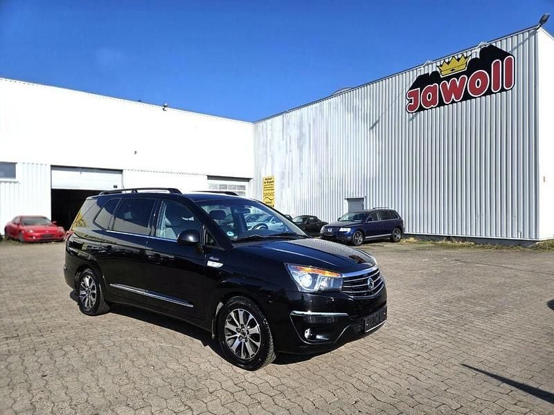 Gebraucht Ssangyong (KGM) Rodius 178 PS (130 kW) 2017 Schwarz Van / Kleinbus