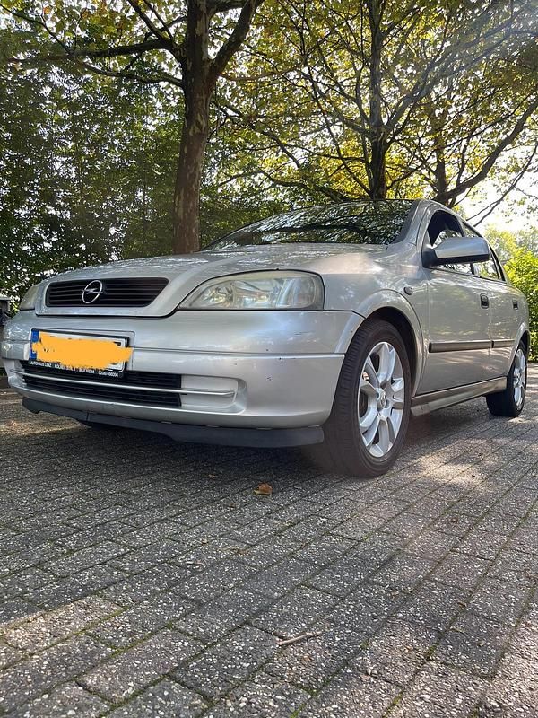 Silber Gebraucht 1999 Opel Astra Kombi | 2.099 € (Fairer Preis) - Bild 1/4