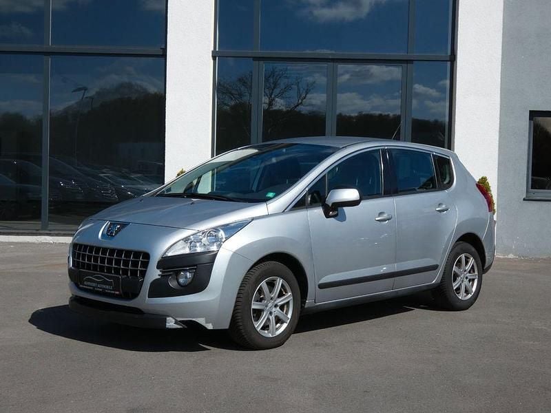 Gebraucht Peugeot 3008 Active 156 PS (114 kW) 2012 Silber Kombi