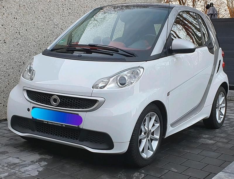 Weiß Gebraucht 2013 Smart ForTwo Coupé Passion Coupé | 5.500 € (Fairer Preis) - Bild 1/4