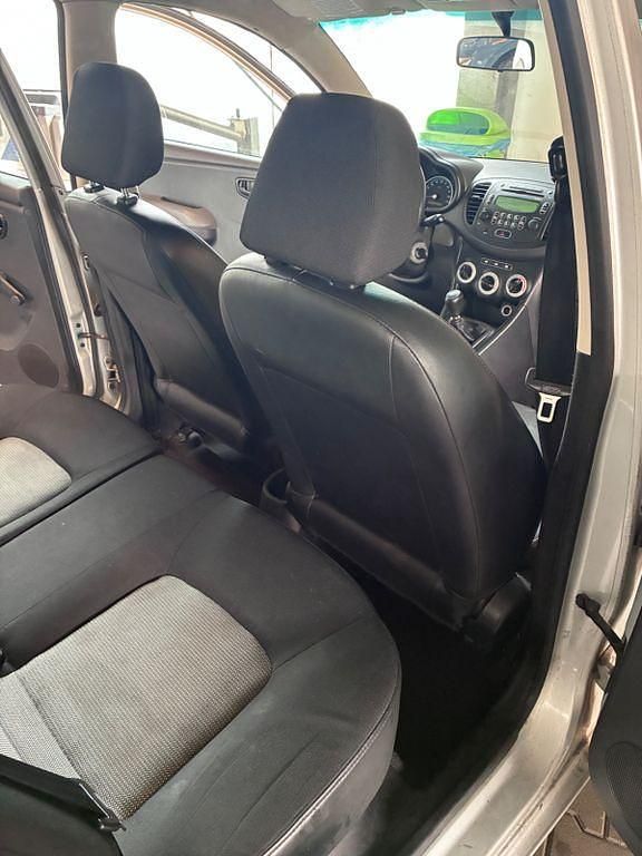 Gebraucht Hyundai i10 Classic 67 PS (49 kW) 2010 Silber Kleinwagen